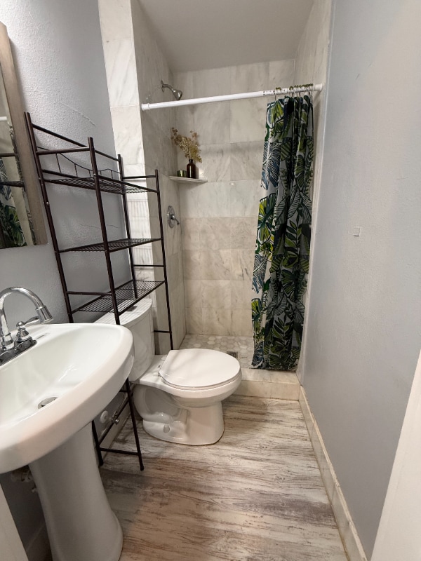 Building Photo - 1107 SW Coast Hwy