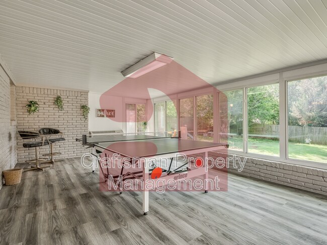 Building Photo - 2024 NW 45th St