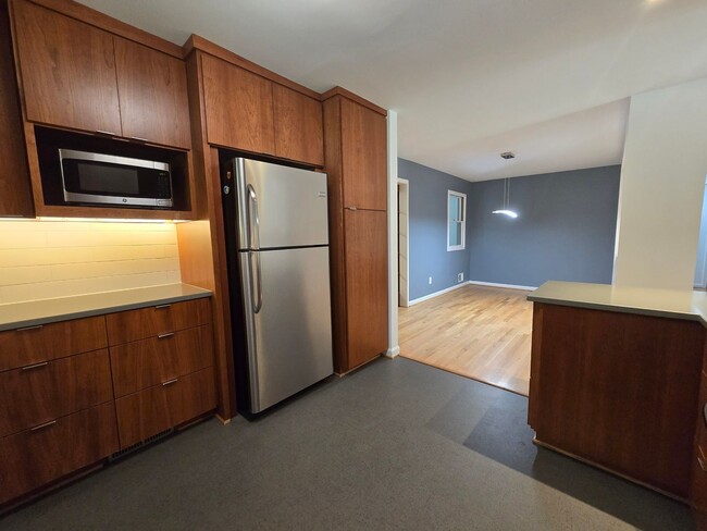 Building Photo - Design and Uniquity Radiate in this Centra...