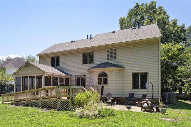 Building Photo - 203 Water Fowl Dr