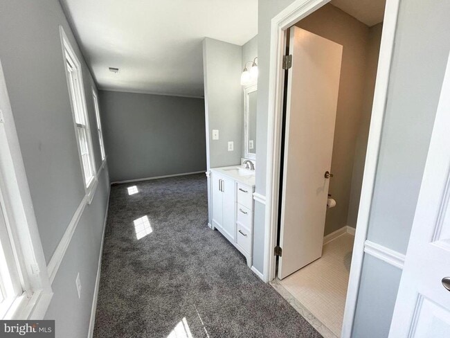 Building Photo - 1928 Rainbow Ct