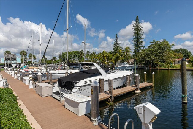 Building Photo - 2731 NE 14th Street Causeway