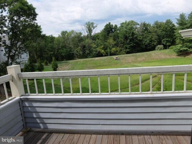 Building Photo - 202 Salem Ct