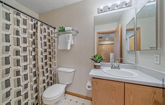 Building Photo - 8865 Meade Ct