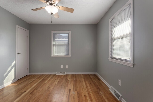 Building Photo - 703 SW 7 St