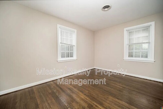 Building Photo - 1519 Chauncey Ln