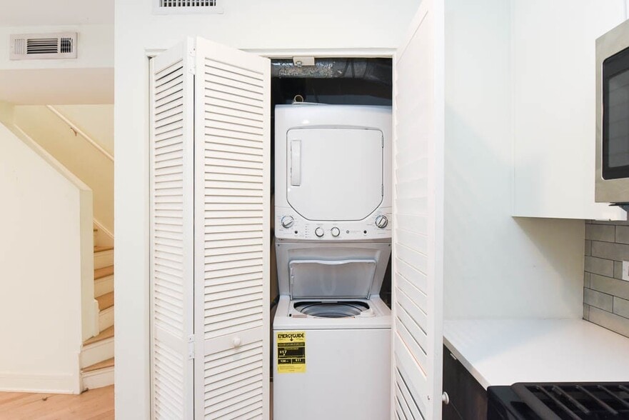 Building Photo - 959 W Grace St