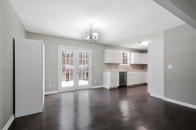 Building Photo - 1422 Wesley Rd