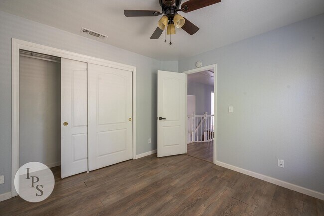Building Photo - Northwest Fresno Home, CUSD - 4BR/2.5BA, Gated Community - Lots of Amenities