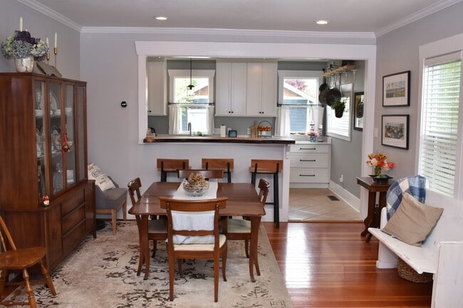 Building Photo - Coming soon - Charming North End Craftsman Near Proctor District!