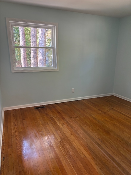 Building Photo - 1205 Crabtree Blvd