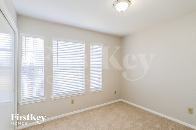 Building Photo - 6713 Queensclub Dr