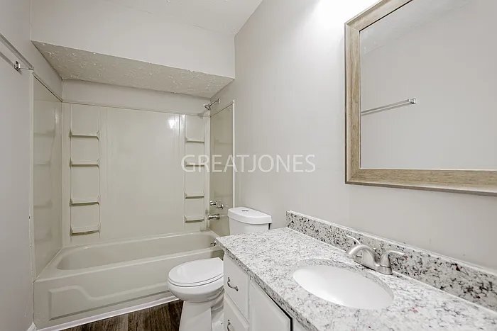 Building Photo - 6 Hitching Post Ct