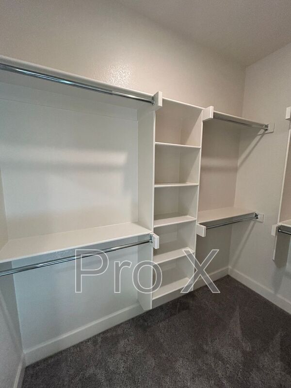 Building Photo - 2004 Charles St