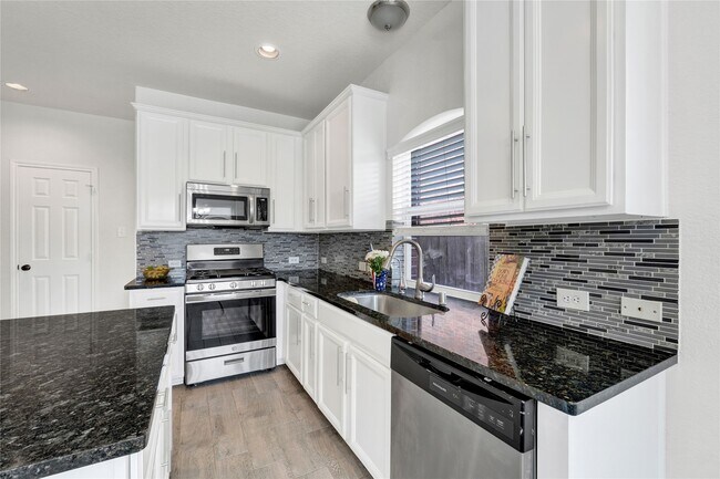 Building Photo - 21510 Grand Hollow Ln
