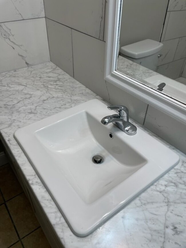 Building Photo - City of Maryville 37803 - 2 bedroom, 1 bat...