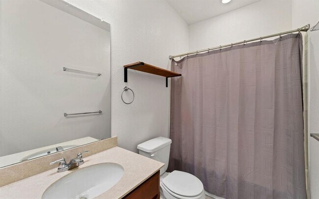 Building Photo - 229 Kennicott Dr