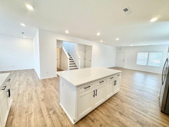 Building Photo - NEW 4 br 2.5 ba  Single Family Home in the Kensington Community - Ready for February Move In