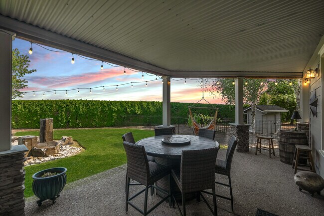 Building Photo - 29209 SE Highway 212