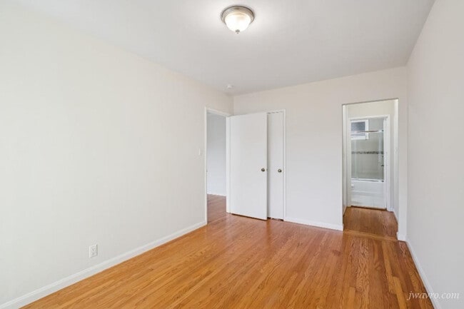 Building Photo - 1930 Franklin St