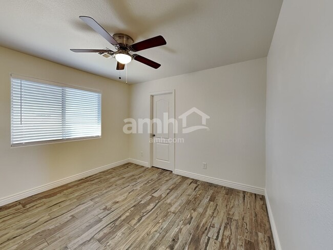 Building Photo - 8135 W Deanna Dr