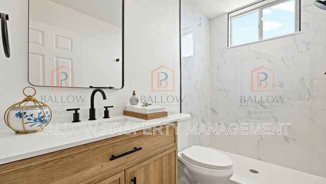Building Photo - 2921 Ulric St
