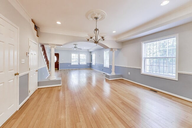 Building Photo - Spacious Deanwood Single-Family Home with Off-Street Parking