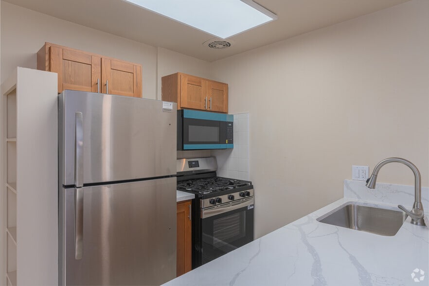 1BR, 1BA - Unit 21 - Kitchen - The Montecito