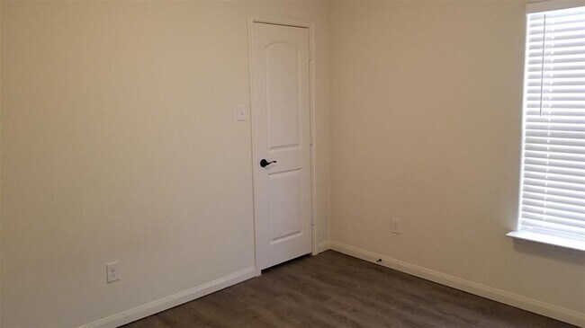 Building Photo - 1616 Treeta Trail