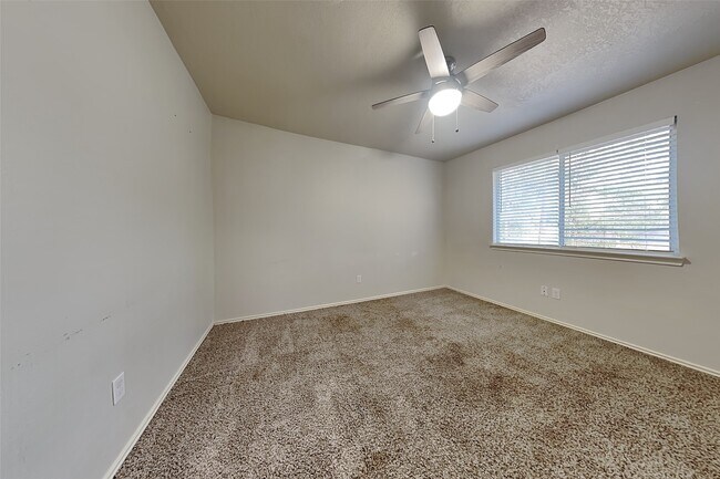 Building Photo - 40 Rockfern Rd