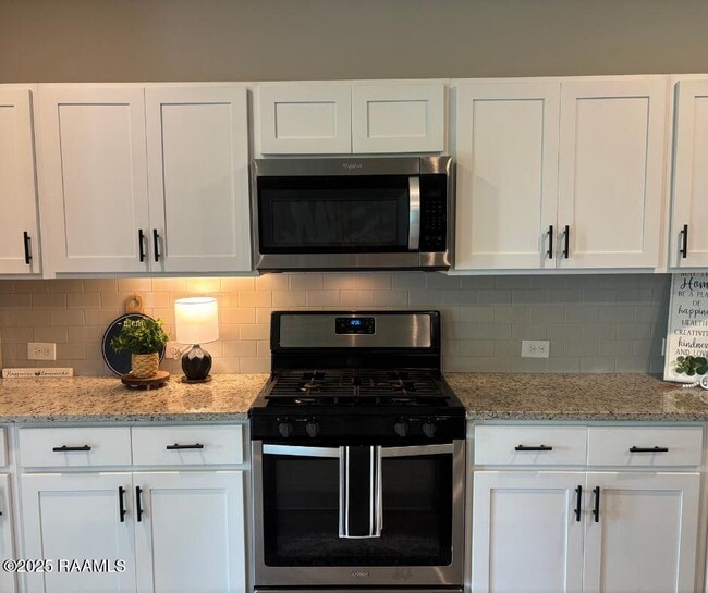 Building Photo - 205 Acadian Lk Dr