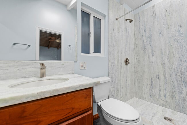 Building Photo - 425 Neptune Ave