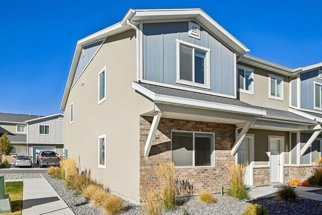 Building Photo - Dublin Farms Townhomes