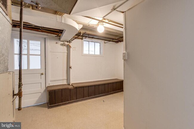 Building Photo - 1889 Alabama Ave SE