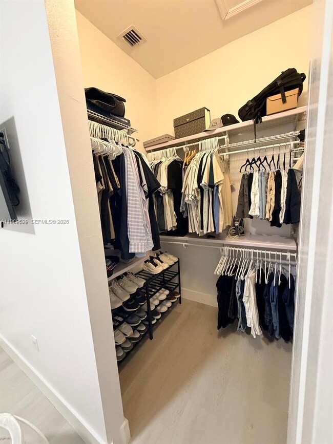 Building Photo - 1022 NE 42nd Terrace