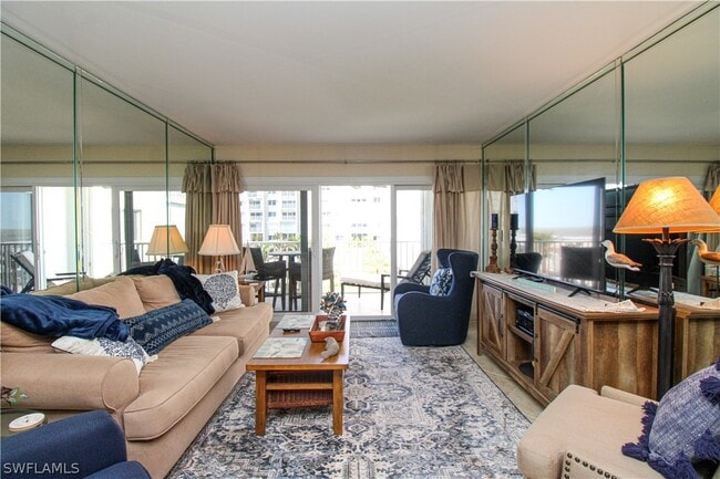 Building Photo - 3443 Gulf Shore Blvd N