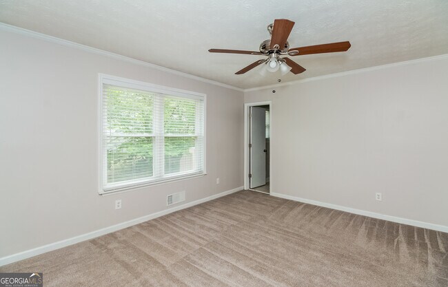 Building Photo - 3020 Creel Rd