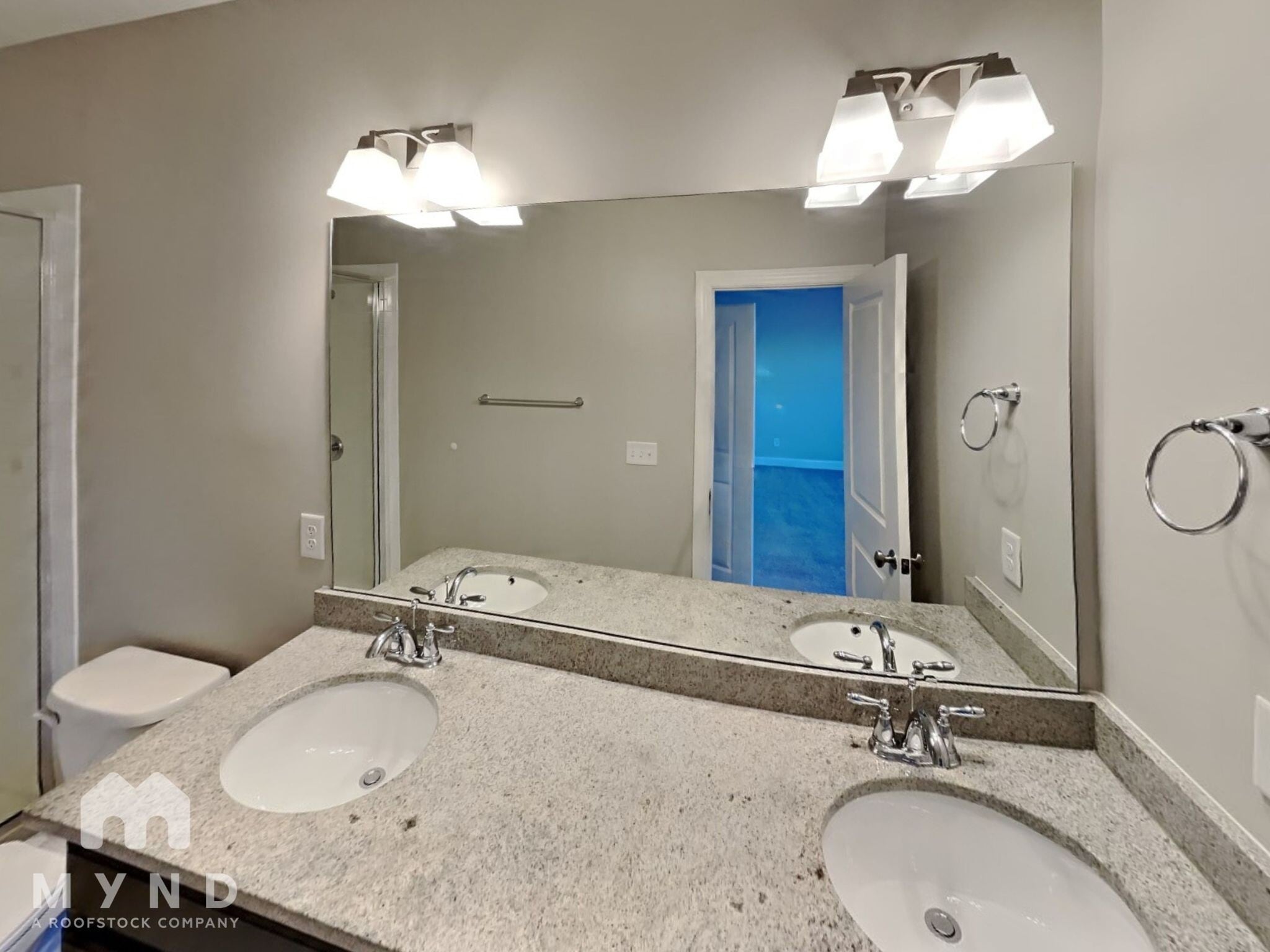 Building Photo - 2547 Statesville Ave