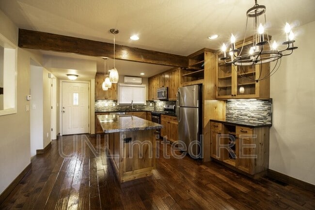 Building Photo - 2438 N Earle Dr