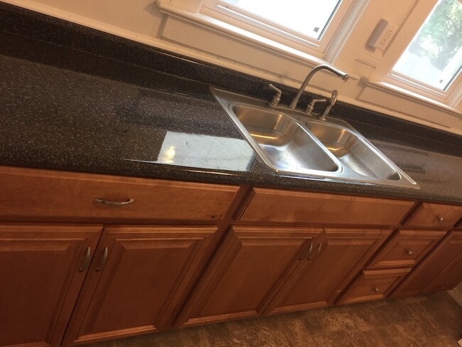 Building Photo - 258 E 29th St