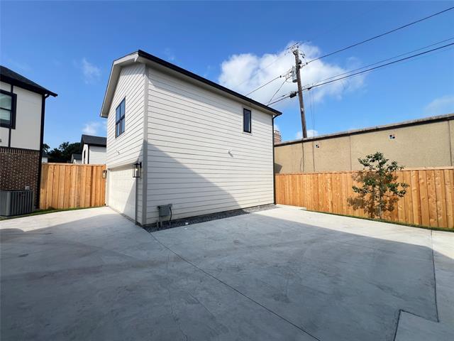 Building Photo - 3303 Homer St