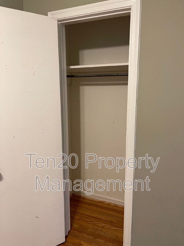 Building Photo - 5835 Darral Dr