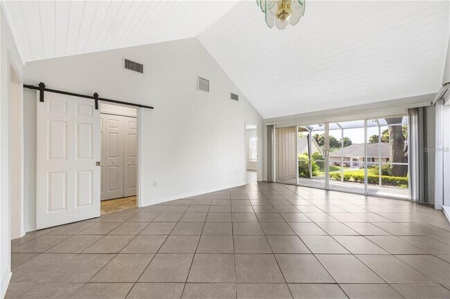Building Photo - 1134 Villa Ln