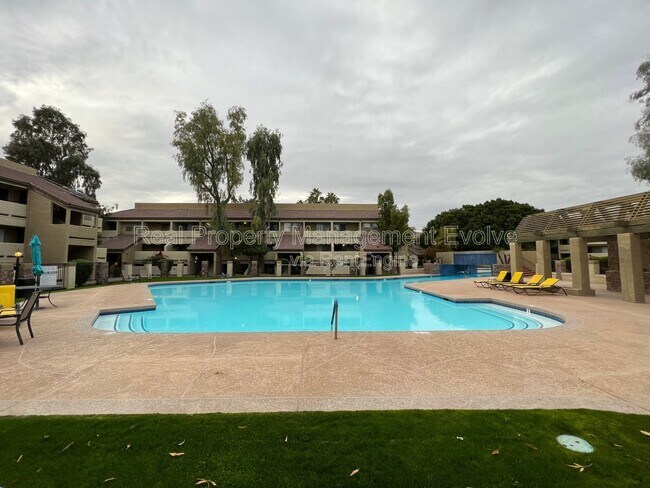 Building Photo - 1331 W Baseline Rd