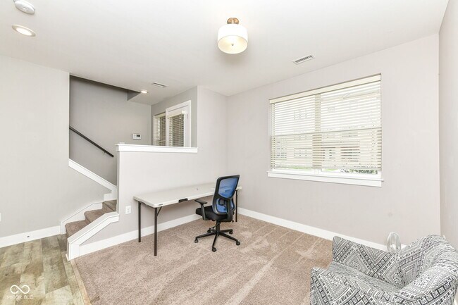 Building Photo - 2579 Filson St