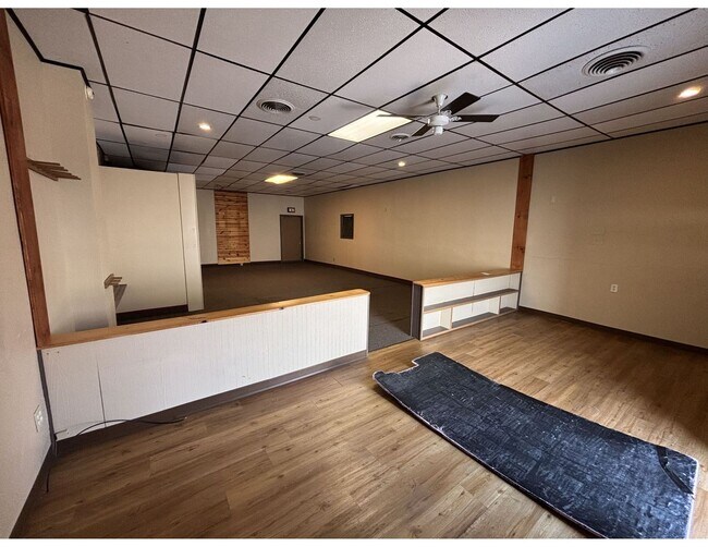 Building Photo - 400 Copeland Ave
