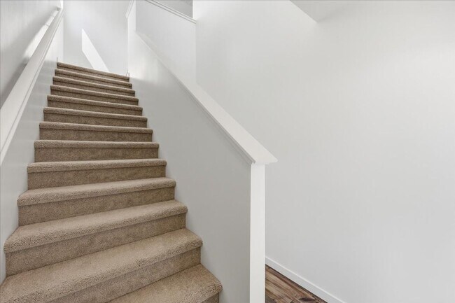 Building Photo - Brand New 3 Bed 3 Bath Townhome