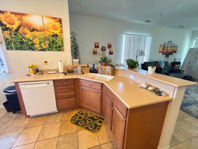 Building Photo - Del Web Rental 2 Bedroom