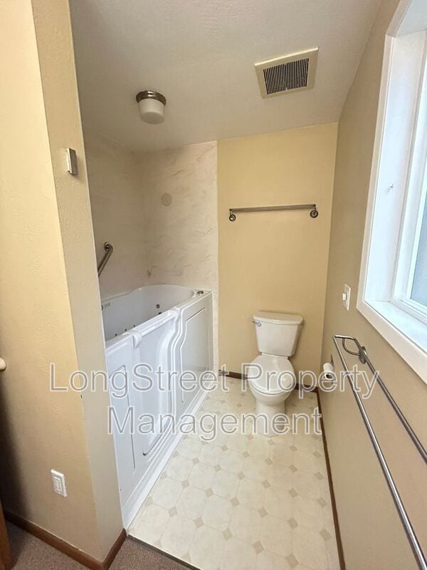 Building Photo - 3325 NW Circle Blvd