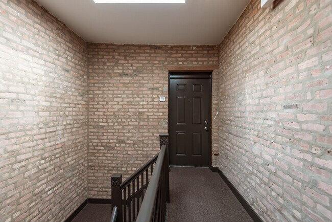 Building Photo - 4354 S Prairie Ave